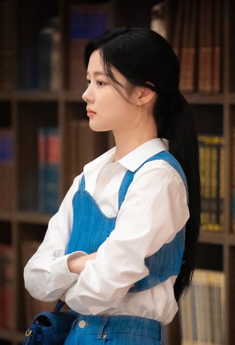 Kim Yoojung, Kim You Jung, Song Kang Ho, Girl Drama, Simple Style Outfits, My Demon, Kim Yoo Jung, Tv Show Outfits, Korean Actresses