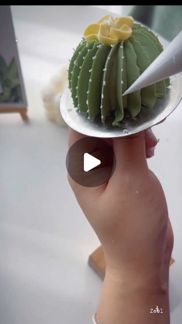 Cactus Cake Ideas, Plant Cakes Ideas, Fondant Cactus, Cactus Cakes, Llama Cake, Royal Cookies, Cactus Cupcakes, Cactus Cake, Cake Tips