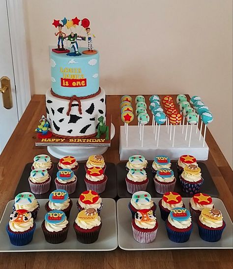 Birthday Cake Cupcakes, Birthday Toys, Themed Birthday Cakes, Cake Cupcakes, 1st Birthday Cake, Cakepops, Homemade Cakes, Toy Story, 1st Birthday