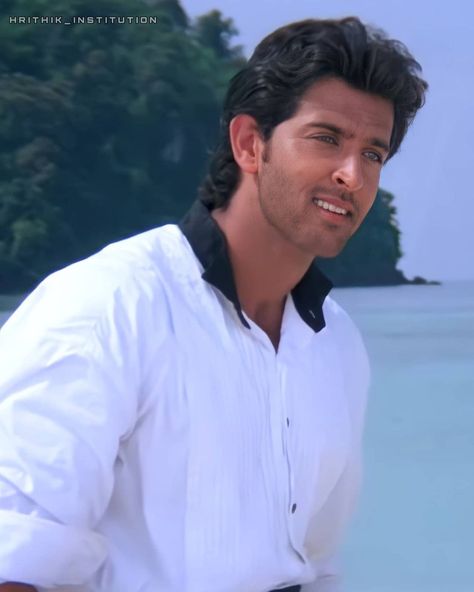 Hrithik Roshan Kaho Naa Pyaar Hai, Hritik Raushan, Male Model Face, Award Show Dresses, 90s Actors, Shri Ganesh Images, Indian Actors, Actors Male, 90s Bollywood