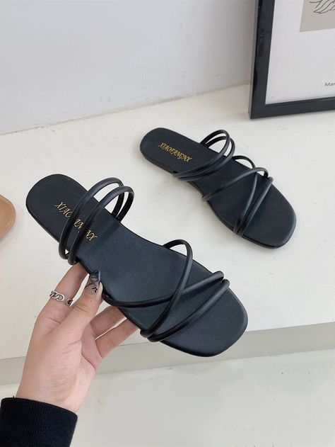 Female Sandals, Women Flat Sandals, Black Sandals Flat, Pretty Sandals, Quick Outfits, Slides Women, Fashion Sandals, Gaming Clothes, Office Style