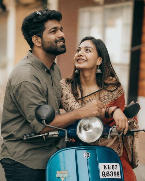 Love’s map drawn on scooter routes! Couple Shoots, Kerala Wedding Photography, Pre Wedding Photoshoot Outfit, Pre Wedding Photoshoot Outdoor, Indian Wedding Couple Photography, Marriage Photos, Vintage Photoshoot, Pre Wedding Poses, Love S