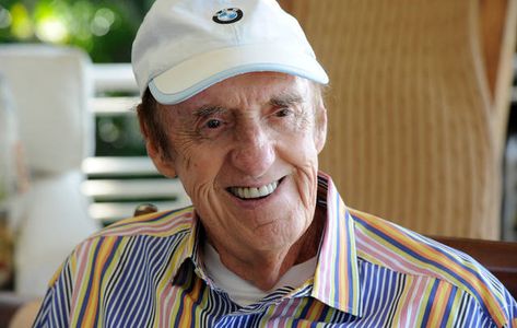 Entertainer Jim Nabors, the longtime Hawaii resident who is best known for his TV role as Gomer Pyle, has died. Jim Nabors, The Andy Griffith Show, Andy Griffith, Comedy Tv, Tv Stars, Hollywood Stars, Famous People, Movie Stars, Tv