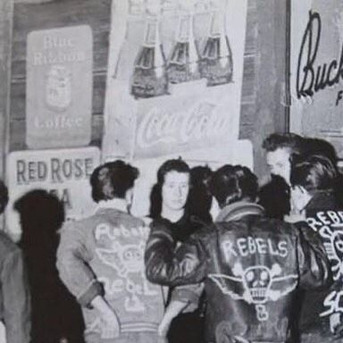 Matt Strickland on Instagram: "#1950s #1960s #vintageleatherjacket #vintagedenim #selvedgedenim #juveniledelinquent #greaser #rivetheadblog" 60s Greaser, 50s Greaser Aesthetic, 50s Greaser, Greaser Aesthetic, Civilian Conservation Corps, Youth Subcultures, Prayer Group, Of Aesthetic, Vintage Leather Jacket