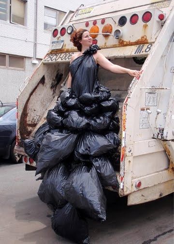 The best of the Garbage Bag Dress. | sleepytimeproductions Garbage Bag Dress, Trash Bag Dress, Unusual Outfits, Newspaper Dress, Garbage Recycling, Soda Can Art, Crazy Dresses, Dress Card, Visit New York