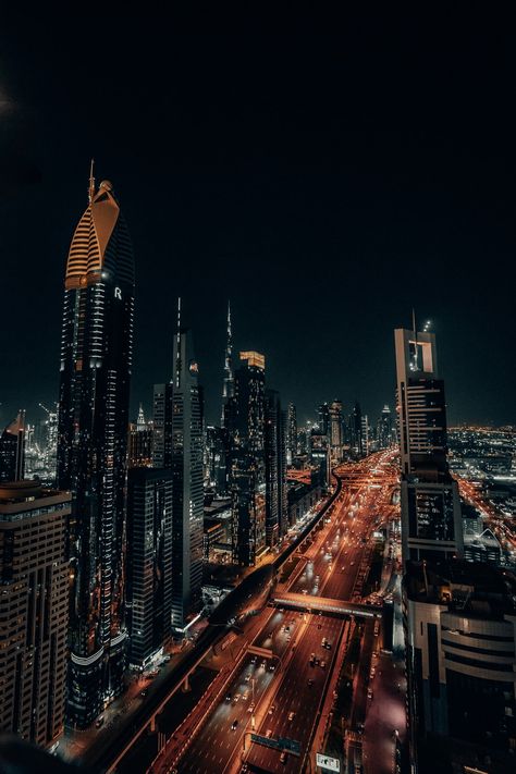 Thanks to Gijs Coolen for making this photo available freely on @unsplash 🎁 Wallpaper Redmi, Dubai Aesthetic Night, Dubai Night, Dubai Things To Do, Rooftop Cinema, 4k Images, Dubai Aesthetic, Dubai Travel, Time Photo