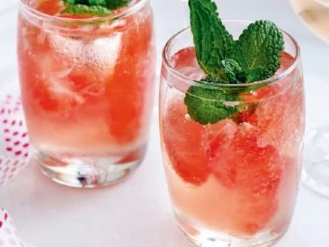 Mocktails: 14 lekker verfrissende drankjes zonder alcohol - Libelle Lekker Tasty Tacos Recipe, Peppermint Cocktail, Homemade Strawberry Lemonade, Mojito Recept, Tequila Recipe, Low Carb Cocktails, Keto Cocktails, Raw Juice, Joy Filled Eats