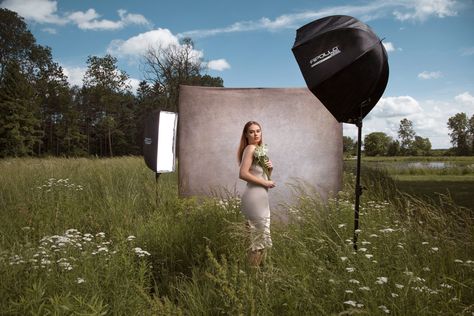 ⭐ Unlock the mystery of timing in photography. Learn the best time to take outdoor photos through expert tips! Maximize your photo''s potential now. - #besttimetotakeoutdoorphotos #capturingnature'sbeauty #idealtimeforoutdoorphotography #Maximizingphotoopportunities Softbox Photography, Photography Lighting Techniques, Portable Backdrop, Photography Set Up, Photography Rules, Outdoor Backdrops, Photography Lighting Setup, Home Studio Photography, Fine Art Portrait Photography