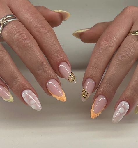 French With Design Nails, French Tip Nails Classic, French Summer Nails, Fall French Nails, Colored French Tip Nails, Orange Tips, Nails Classic, Summery Nails, Almond Acrylic Nails