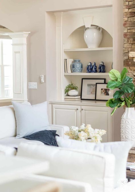 Creamy By Sherwin Williams: Paint Guide Sherwin Williams Creamy, White Built Ins, Best Neutral Paint Colors, Sherwin Williams White, Best Paint, Neutral Paint Colors, Best Paint Colors, White Paint Colors, Neutral Paint