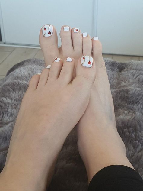 12 Trendy Summer Pedicure Ideas That Will Have You Walking With Confidence Neon Pedicure, Pedicure Design, Open Shoes, Summer Pedicure, French Pedicure, Pedicure Ideas, Pedicure Colors, Squoval Nails, Gel Toes