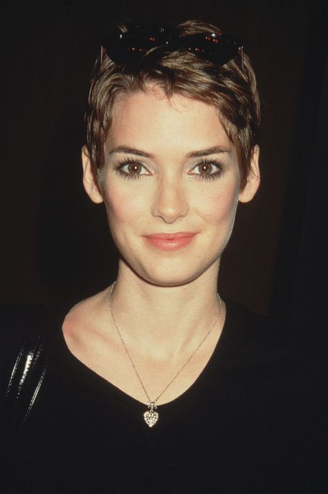 Bobs Bangs, Celebrity Pixie Cut, Summer Mood Board, Iconic Hairstyles, Short Hair Pixie Cuts, Short Grey Hair, Super Short Hair, Summer Mood, Winona Ryder