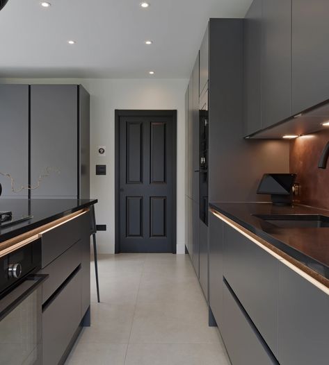 Anthracite Kitchen, Monochrome Kitchen, Grey Home, Period Property, Kitchen Magnet, Victorian Period, Open Concept Kitchen, Modern Lifestyle, Open Concept