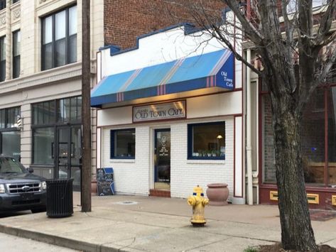 This Tiny Kentucky Diner May Just Be The Friendliest Place In The World Old Town Cafe, Covington Kentucky, Paducah Kentucky, Kentucky Bourbon Trail, Kentucky Travel, Kentucky Bourbon, Gatlinburg Tn, My Old Kentucky Home, Tiny World