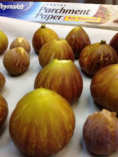 Freezing Figs, Fig Cakes, Fig Recipes Fresh, Creative Canning, Fig Preserves Recipe, Fig Cake, Storing Fruit, Fig Recipes, Fresh Figs