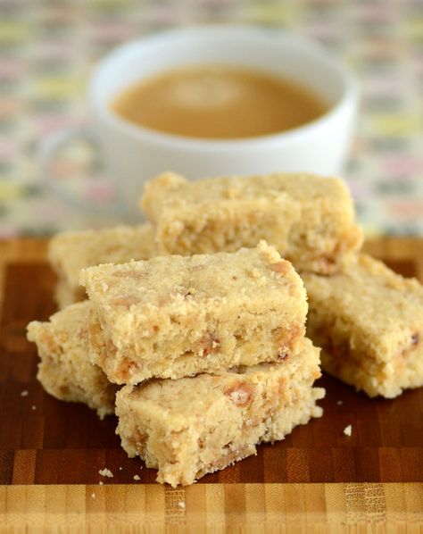 Salted Toffee Shortbread - Baking Bites Toffee Shortbread, Salt Block Cooking, Best Shortbread Cookies, Salted Toffee, Toffee Chips, Salt Block, Toffee Cookies, Shortbread Bars, Shortbread Recipes