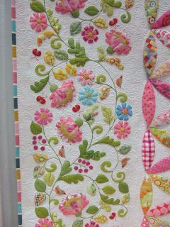 Tshirt Quilt, Flower Quilts, Quilt Border, Pretty Quilt, Applique Quilting, Patchwork Quilting, Applique Patterns, Patchwork Quilt, Free Motion Quilting