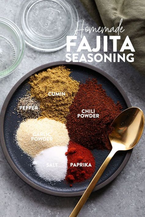 Steak Veggies, Fajita Seasoning Recipe, Fajita Mix, Chicken Fajitas Crockpot, Fajita Spices, Homemade Fajita Seasoning, Homemade Spice Mix, Hot Spices, Spice Mix Recipes