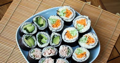 Nourish me lovingly: pRICEless sushi (AIP) Aip Sushi, Nori Rolls, Vegan Sushi Rolls, Refined Sugar Free Recipes, Vegan Sushi, Vegan Cream Cheese, Aip Recipes, Paleo Dinner, Food Inspo