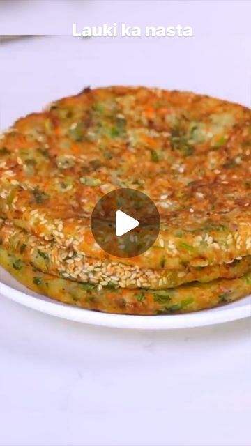 Lauki Paratha Recipe, Food Health Benefits, Paratha Recipes, Newspaper Crafts, Indian Snack Recipes, Indian Snacks, Vegetarian Meals, Fat Free, Free Food