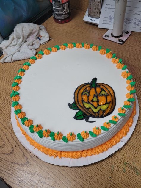 Dq Ice Cream Cake, Dq Ice Cream, Dq Cake, Dq Cakes, Cake Halloween, Pumpkin Fall Decor, Decorated Cakes, Pumpkin Fall, Fall Decorating