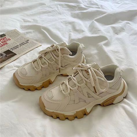 Sneakers Fashion Women, Sneakers Ladies, Large Size Womens Shoes, Women Casual Shoes, Pastel Outfit, Shoes Trendy, Dad Sneakers, Women Platform Shoes, Fur Shoes