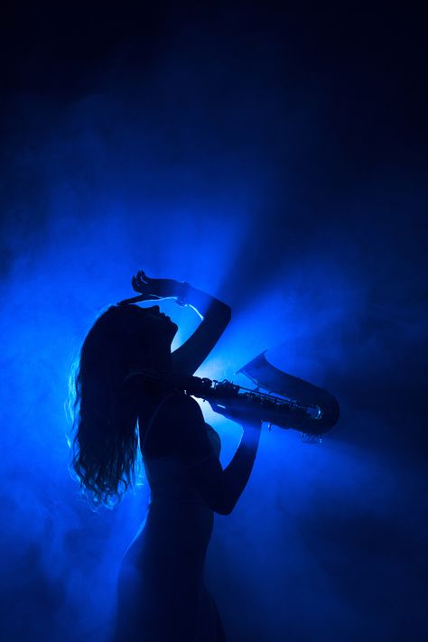 #saxophone #saxgirl #jessicasax #fashion #girl #portrait #ideen Saxophone Photography, Saxophone Players, Tenor Saxophone, Girl Portrait, Profile Pic, Spotify Playlist, Fashion Girl, Senior Photos, Vision Board