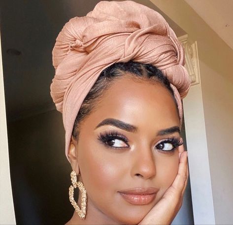 Headwrap Styles, Headwrap Hairstyles, African Hair Wrap, Head Wrap Styles, Hair Wrap Scarf, Hair Scarf Styles, Mode Turban, Head Scarf Styles, Pelo Afro