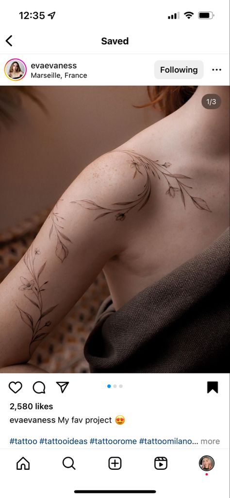 Nature Shoulder Cap Tattoo, Shoulder To Collar Bone Tattoo, Floral Vine Tattoos Sleeve, Cover Up Tattoos Before And After, Side Hip Tattoos, Shoulder Cap Tattoo, Spiral Tattoos, Browning Tattoo, Tattoo 2023