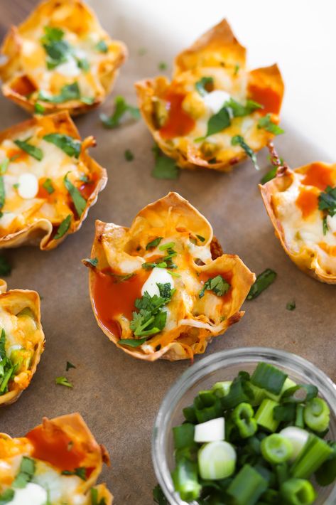 Buffalo Chicken Dip Wonton Cups Buffalo Chicken Wonton Cups, Chicken Wonton Cups, Buffalo Chicken Cups, Buffalo Chicken Wontons, Baked Wontons, Wonton Appetizers, Wonton Wrapper Recipes, Super Bowl Snack, Chicken Wontons