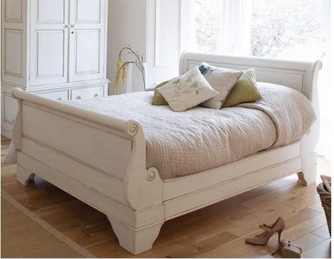 annie sloan chalk paint | The Crafty Bird Blog Bed Makeover Paint, Sleigh Bed Makeover, Sleigh Bed Painted, Chalk Paint Bed, White Sleigh Bed, Guest Room Furniture, Bed Makeover, Chic Bedrooms, Painted Living Room Furniture