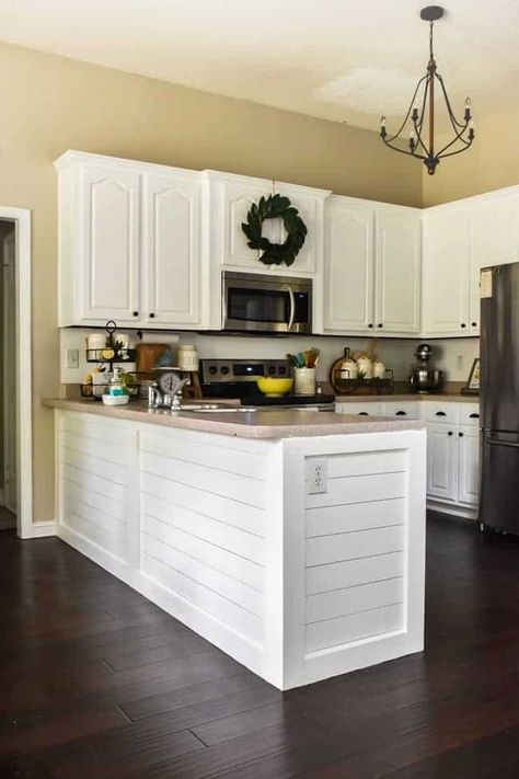 Kitchen Renovation Diy Ideas, Shiplap Kitchen, Architecture Renovation, Unique Kitchen Design, Kitchen Peninsula, Easy Home Improvement, Kitchen Diy Makeover, Diy Projektit, Diy Kitchen Renovation