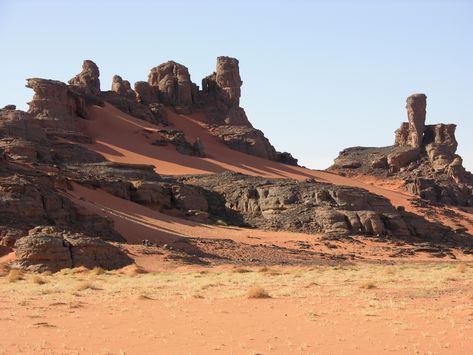 Ua School, Mountain Desert, Red Sand, Landscape Photography Nature, Landscape Scenery, Cool Landscapes, Rock Formations, Environment Design, Environment Concept Art