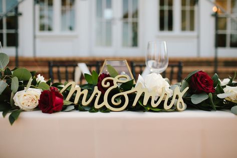 Sweetheart Table Wedding Red Roses, Bride And Groom Table Red Roses, Red And White Sweetheart Table, Red White And Gold Wedding Decorations, Red Wedding Receptions, Red White Wedding, Opera Wedding, Reception Head Table, Anna Christine