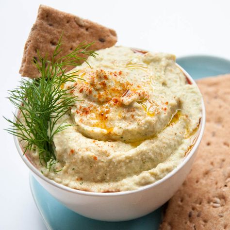 Cucumber Hummus, Hummus Recipe Homemade, Dill Recipes, Diy Easy Recipes, Homemade Hummus, Hummus Recipe, Tapenade, Deilig Mat, Family Recipes