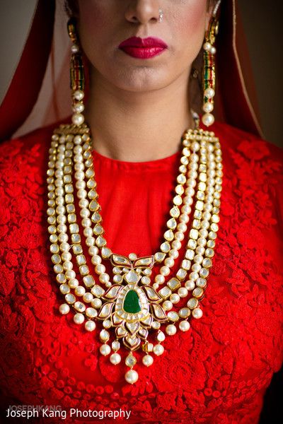 Bridal jewelry http://maharaniweddings.com/gallery/photo/27270 Indian Bridal Jewelry Kundan, ��भारतीय दुल्हन संबंधी, Wedding Jewellery Collection, Gold Diamond Jewelry, Indian Wedding Jewelry, Bridal Jewellery Indian, India Jewelry, Wedding Bridal Jewellery, Kundan Jewellery