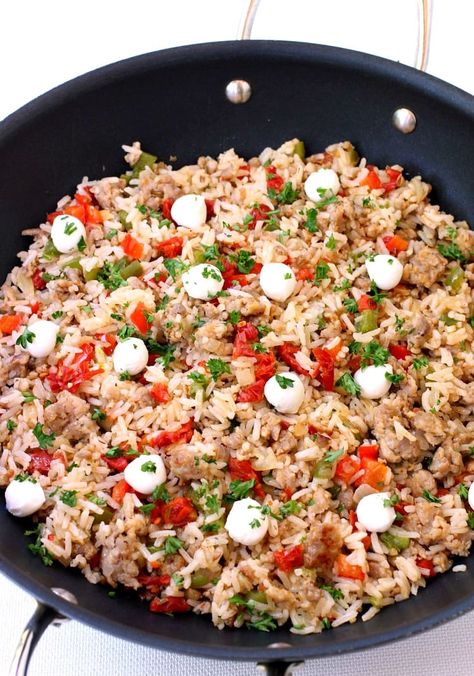 This Italian Fried Rice recipe is perfect for feeding a crowd at parties, or your family for dinner! #friedrice #ricerecipe #dinnerrecipe Recipes With Italian Sausage Links, Italian Fried Rice, Sausage Jambalaya Recipe, Italian Fries, Italian Rice, Beef Lasagna, Ziti Recipes, Pork Fried Rice, Italian Sausage Recipes