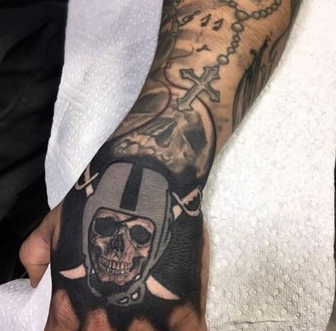 Raiders Tattoo, Raiders Tattoos, Shield Tattoo, Raiders Wallpaper, Skull Art Tattoo, Prison Art, Chicano Art Tattoos, Raiders Fans, Leg Sleeve Tattoo