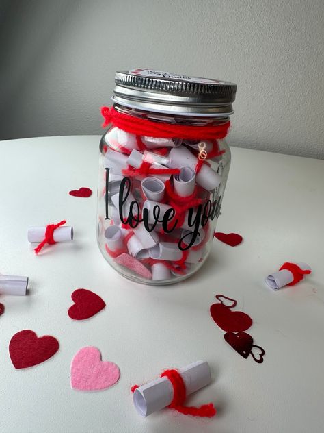 This Valentines day give a special gift from your heart! This incrediblely romantic customized love jar  will have your special loved one feeling joy each time they unravel one of the sweet loving notes of endearment. They can open them all at once, or one every morning, or however you wish them to enjoy.  I personally gave one of these to my husband last year and genuinely said it was the best gift he had ever received in his life. Let's make this valentines day the most memorable with this love box. The included text on the notes has been carefully chosen to provide the best feelings for your loved one, however if you wish to send me a list of your own love phrases I would be happy to make them for you. The top lid text can also be customized picture of you with your partner on the botto Reasons I Love You Jar Ideas, Jar Of Reasons Why I Love You, Jar With Love Notes, Why I Love You Jar, Things I Love About You Jar, I Love You Jar, Reasons Why I Love You Jar, Creative Gifts For Husband, Jar With Notes