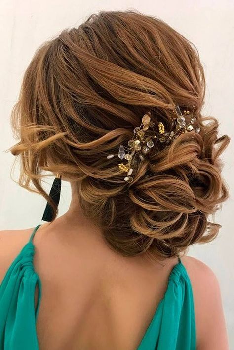 Messy Updos for Cute Bridesmaids picture 2 #WomenHairstyles Wedding Updos, Hairstyle Idea, Flowers In Her Hair, Elegant Wedding Hair, Best Wedding Hairstyles, Pinterest Hair, Trendy Wedding Hairstyles, Bridesmaid Hair Updo, Wedding Hair Inspiration