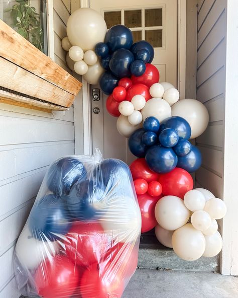 This vintage baseball theme is👌🏻⚾️ #balloongarland #balloondecor #balloondecoration #balloonstylist #portangeles #sequimwa #portangeleswa Port Angeles, Baseball Theme, Vintage Baseball, Balloon Garland, Balloon Decorations, Balloons, Diy Projects, Baseball, On Instagram