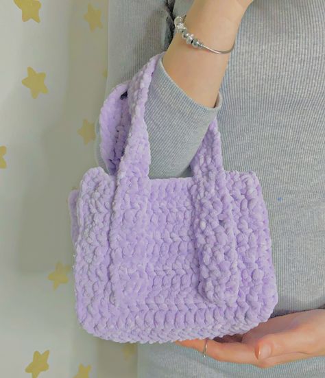 "The handbag you can see in the pictures 👜 is made of woolen rope and can be made of soft yarn upon order. You can design the color and size of the bag as you wish and buy it today by informing the handle size as a shoulder or handbag. There is no pocket in our bag. Since it is 100% hand knitted, this will give you a nostalgic atmosphere. You can complete your shopping by sending us a message 📧 and getting information 🛒. You can gift this product, which will make your life easier, to your sis Puffy Ip, Woolen Bag, Hand Knit Bag, Personalized Clutch, Delivery Bag, White Shoulder Bag, Women Purse, Purse Vintage, Vintage Bag