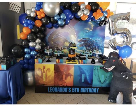 Godzilla Balloon Garland, Godzilla Vs King Kong Birthday Party, Godzilla Party Decorations, Godzilla Vs Kong Party Ideas, Godzilla Kong Birthday Party, King Kong Party Ideas, Godzilla Themed Birthday Party, Godzilla Vs Kong Birthday Party, King Kong Vs Godzilla Birthday Party