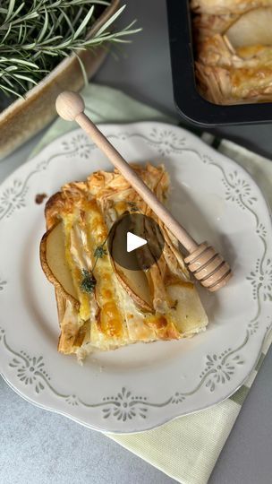 Dominic Franks, Garlic And Herb Cream Cheese, Herb Cream Cheese, Potato Pie Recipe, Cheesy Potato, Grated Potato, Potato Sides, Savory Tart, Potato Pie