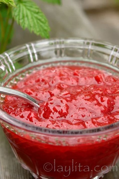 Brazilian Snacks, Strawberry Rhubarb Recipes, Strawberry Rhubarb Sauce, Strawberry Rhubarb Compote, Rhubarb Sauce, Rhubarb Compote, Compote Recipe, Rhubarb Desserts, Strawberry Compote