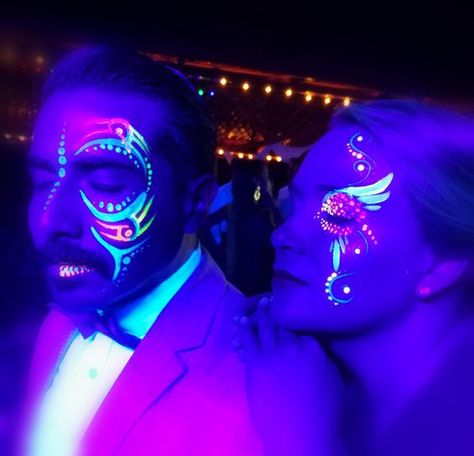 Neon Party Makeup Ideas, Glow Face Paint, Black Light Makeup, Uv Face Paint, Neon Face Paint, Uv Makeup, Uv Paint, Glitter Bar, Glow In Dark Party