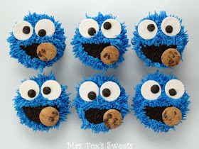 Elmo Cupcakes, Cookies Monster, The Cookie Monster, Cookie Monster Birthday Party, Cookie Monster Cupcakes, Mini Chocolate Chip Cookies, Cookie Monster Party, Cookie Monster Birthday, Monster Cupcakes