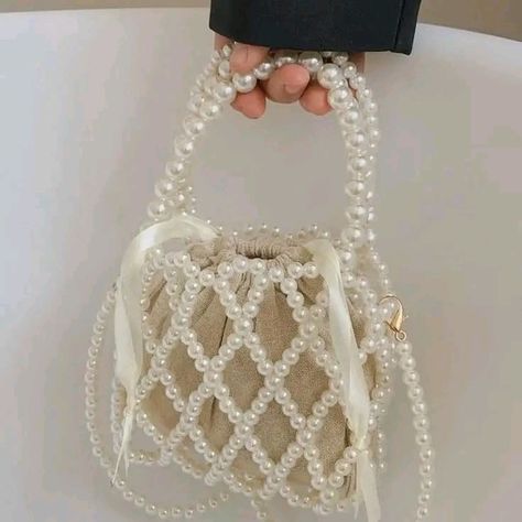 Pearl Clutch Bag, Pearl Handbag, Belt Diy, Hand Beaded Bag, Flat Pattern, Pearl Clutch, Free Crochet Bag, Diy Bag Designs, Dress Bag