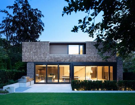 Lui House by D'Arcy Jones Architecture | HomeAdore Poured Concrete Patio, Rs 5, Cedar Shingles, Large Yard, Home Magazine, Unique Houses, Concrete Patio, Green Landscape, Luz Natural