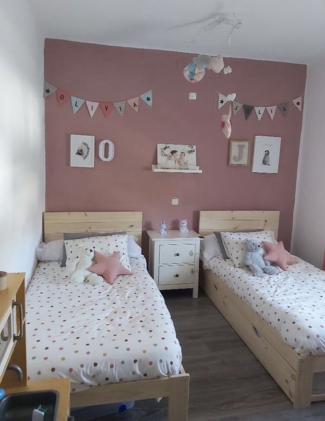 Toddler Sisters Bedroom Ideas, Bedrooms For 2 Sisters, Wallpaper For Girls Bedroom, Ideas For Girls Bedroom, Sisters Bedroom Ideas, Sisters Bedroom, Lover Bedroom, Twin Girl Bedrooms, Kids Bedroom Furniture Design